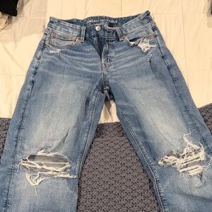 American Eagle Outfitters Women's Light Blue Ripped Boyfriend Jeans